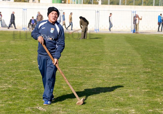 El césped de La Juventud ha sido resembrado.