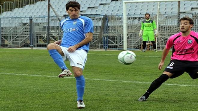 El jugador en el último partido ante el Villamartín.