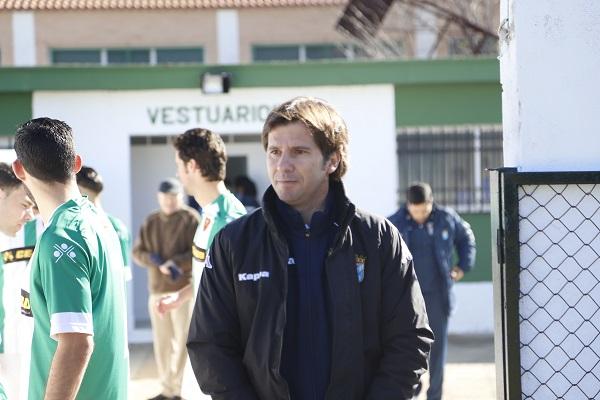 Mendoza, con rostro serio en Valverde.