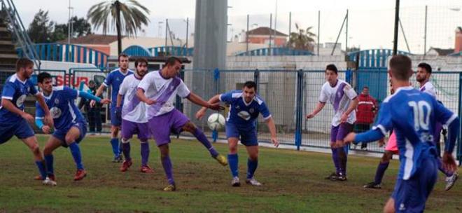 La lluvia fue protagonista en La Juventud. (FOTO: xerezdeportivofc.com)