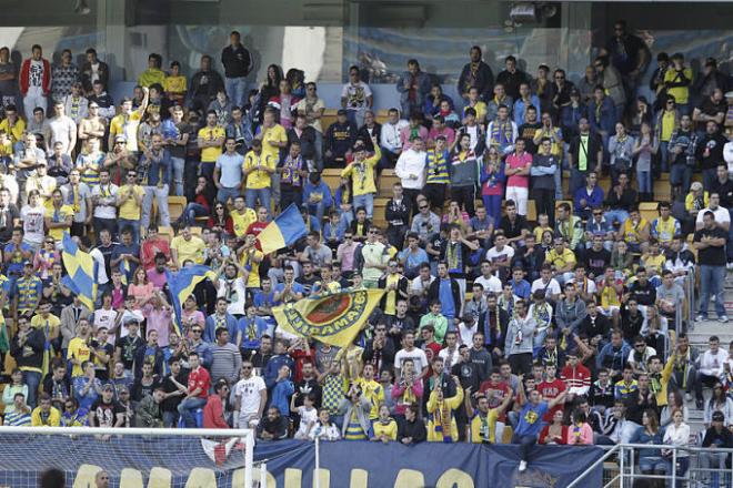 Afición del Cádiz en Carranza.