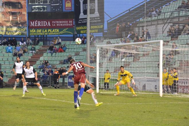 Lolo Pla, autor del gol cadista (Foto: www.cadizcf.com).