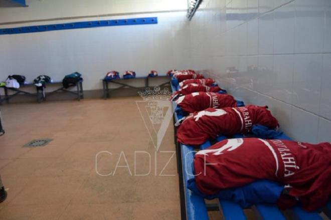 El plantel cadista, con su tercera equipación. (FOTO: Alberto Olea/ Diario JAEN)