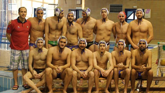 La plantilla senior del Waterpolo Algeciras.