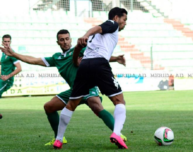 Imagen del choque disputado en el estadio José Fouto. (FOTO: Mérida AD)