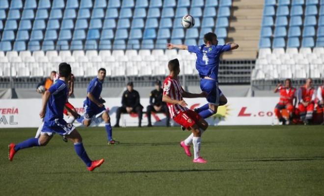 Momento del partido entre el Almería B y La Balona.