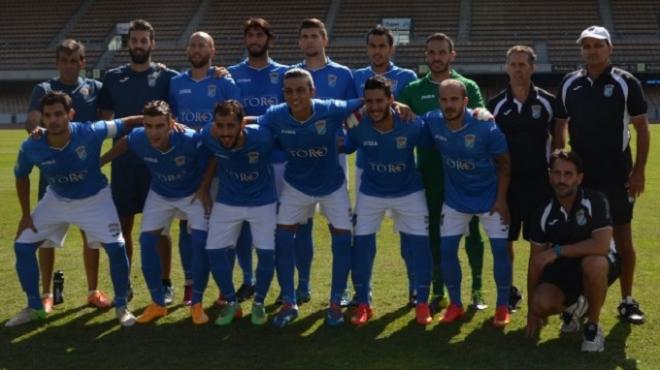 Equipo que saltó al césped de Chapín. (FOTO: Xerez CD)