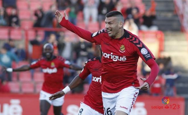 Bruno Perone celebra un gol con el Nástic (Foto: LaLiga).