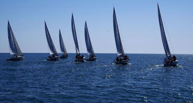 Momento de la regata (Foto: ElDesmarque).