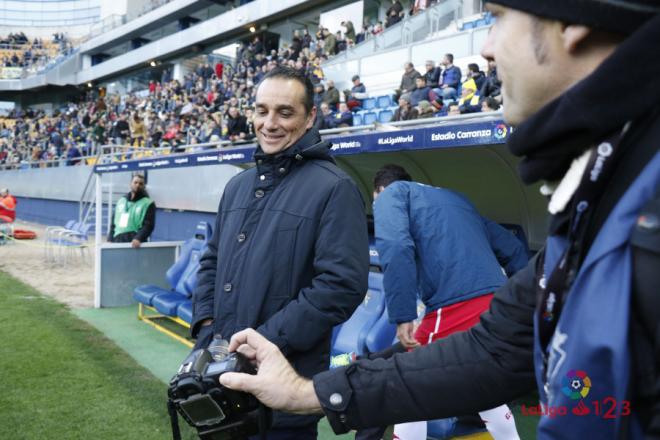 Oltra, en el partido del Carranza (Foto: LaLiga).