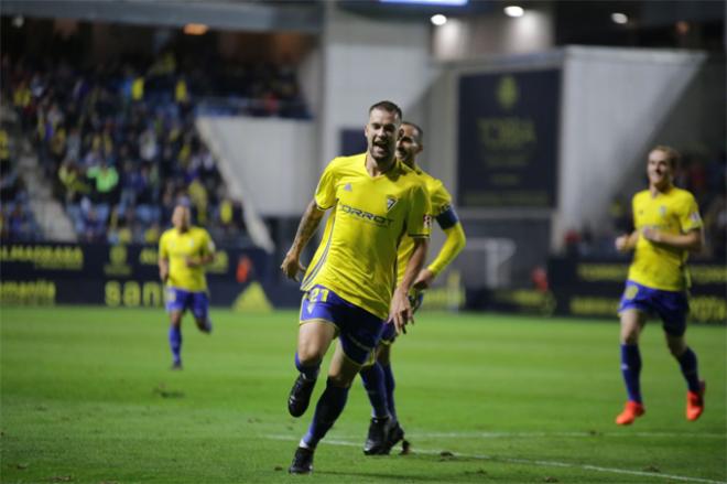 Carrillo celebra su gol al Reus (Foto: Cristo García).