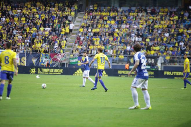 Álex Fernández, durante el partido (Foto: Cristo García).