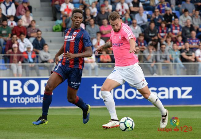 Imagel de partido de ida entre Huesca y Cádiz (Foto: LaLiga).