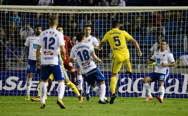 Garrido, en la jugada de su gol (Foto: Sandra Acosta).