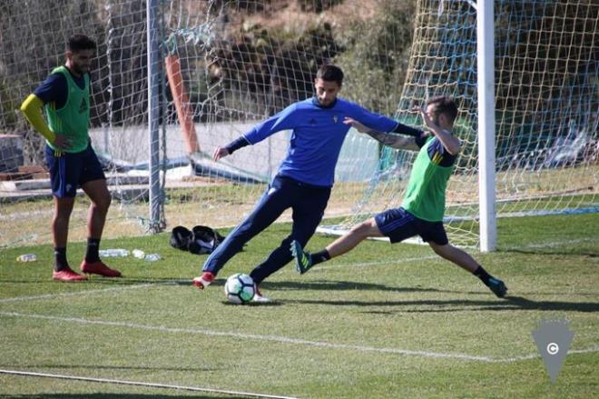 Kecojevic, durante un entrenamiento con el Cádiz.