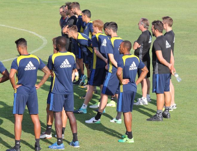 La plantilla cadista, durante un entrenamiento (Foto: Nacho Limón).