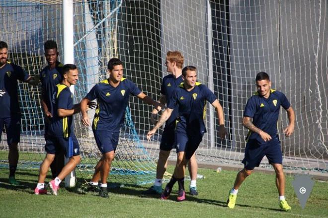 Los jugadores del Cádiz, durante la sesión de este martes (Foto: CCF).