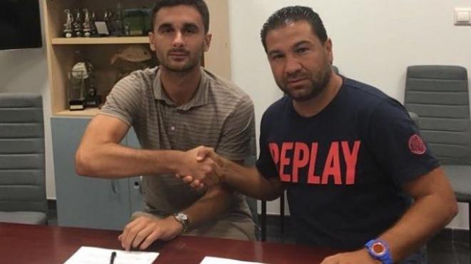Kecojevic y Cordero durante la firma del contrato (Foto: CCF).