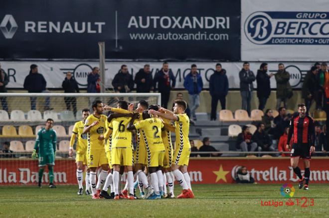 Los jugadores del Lugo celebran un gol en Reus (Foto: LaLiga).