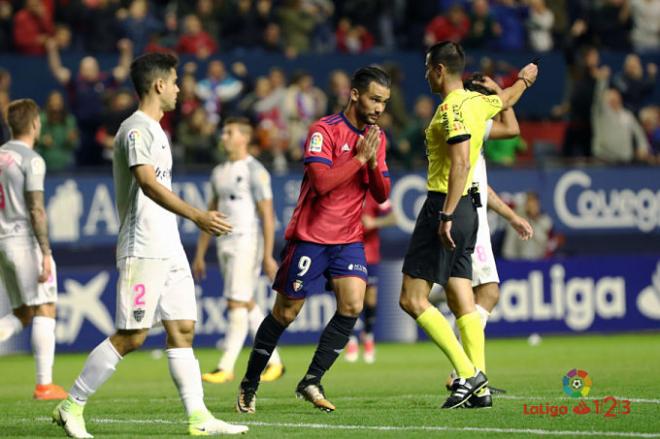 Quique González celebra su gol al Almería (Foto: LaLiga).