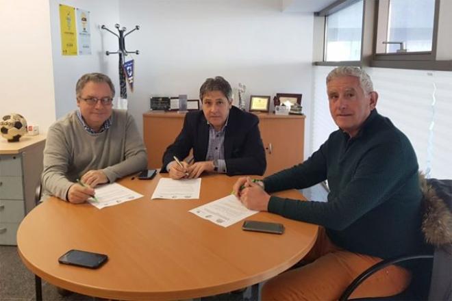 José Mata, Antonio Bernal y David Almorza, durante la firma del convenio (Foto: CCF).