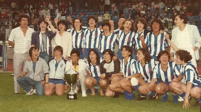 El Karbo Deportivo campeón en 1985, con Quinocho a la izquierda (Foto: RCD | Inma Castañón).