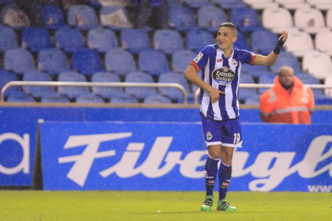 Fayçal Fajr celebra un gol con el Dépor (Foto: Óscar Cajide).