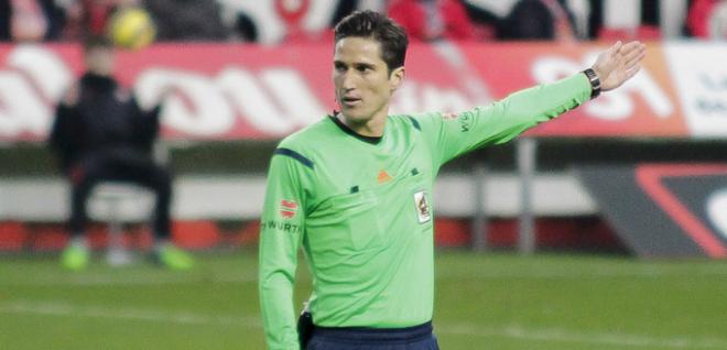 Martínez Munuera, durante un partido.