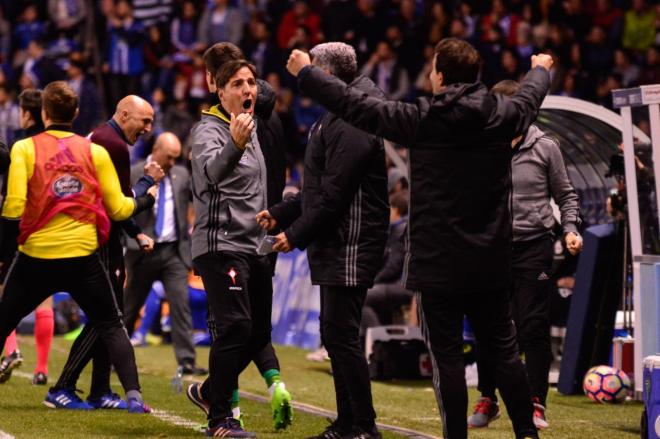 Berizzo celebra un gol del Celta en Riazor (Foto: Óscar Cajide).