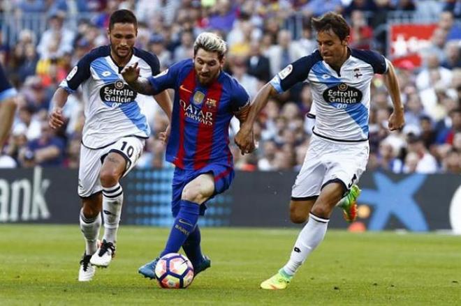 Messi, junto a Mosquera y Andone (Foto: Efe).