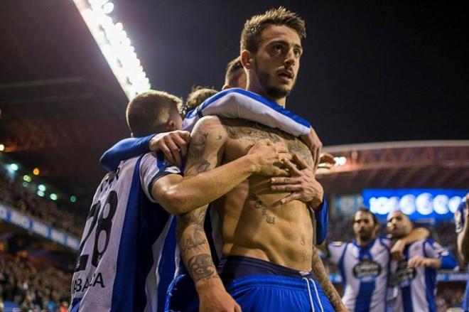 Joselu celebra su primer gol con el Dépor (Foto: Óscar Cajide).
