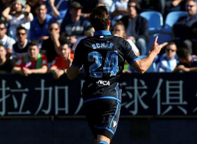 Schär celebra su gol al Málaga (Foto: EFE).