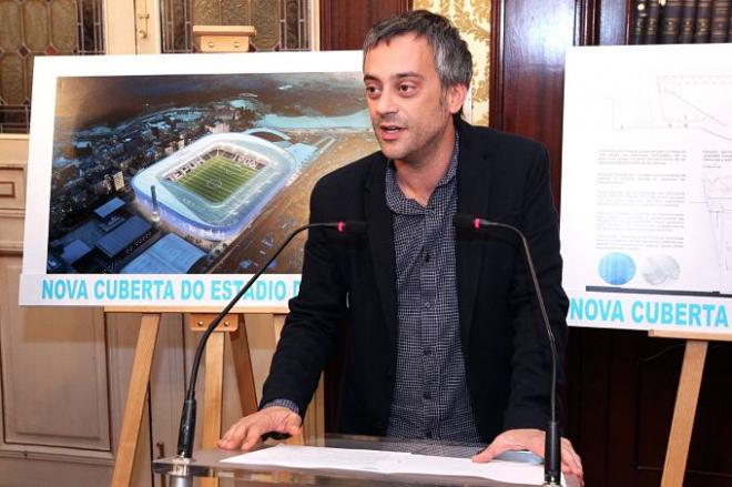 Xulio Ferreiro, alcalde de A Coruña, en la presentación de las cubiertas de Riazor.