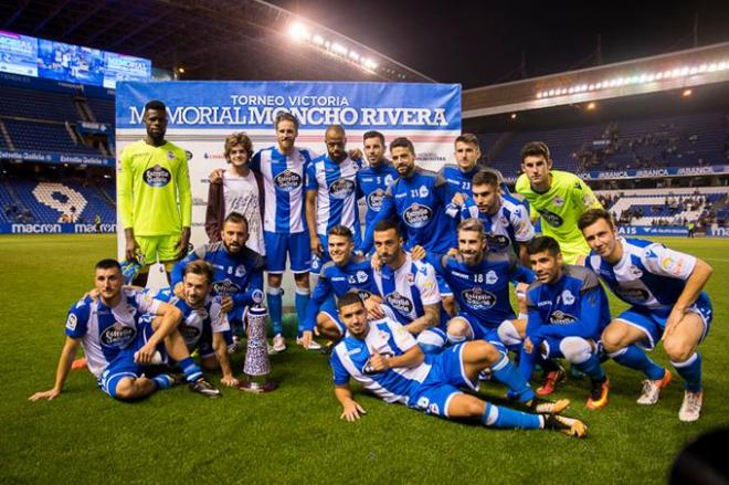 Bakkali, junto al resto del equipo del Deportivo (Foto: Óscar Cajide).