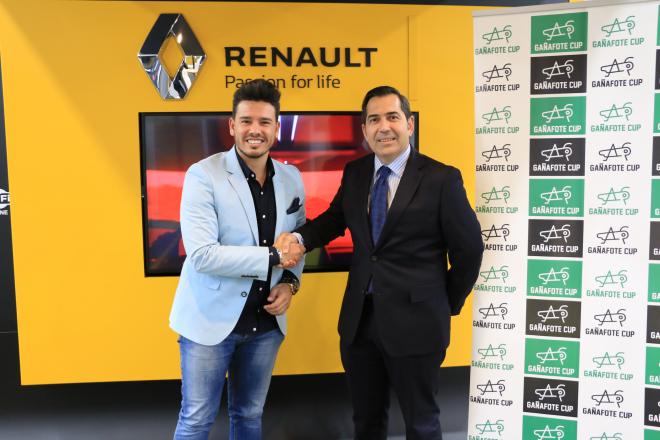 Firma con Renault