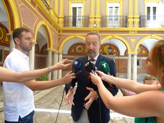 Manuel Gómez en el Ayuntamiento de Huelva | Tenor