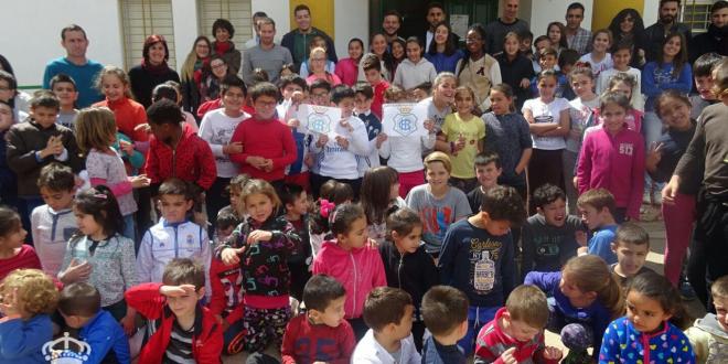 Visita de jugadores del Recre al colegio | @recreoficial