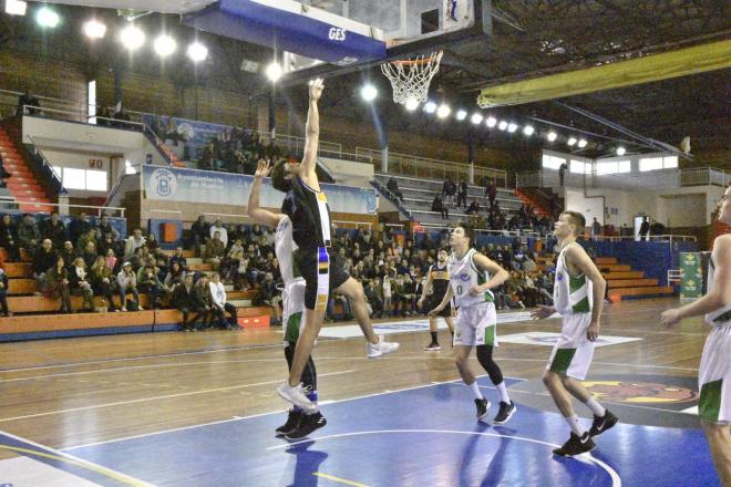 lance del partido entre el Huelva y el Betis | Clara Verdier