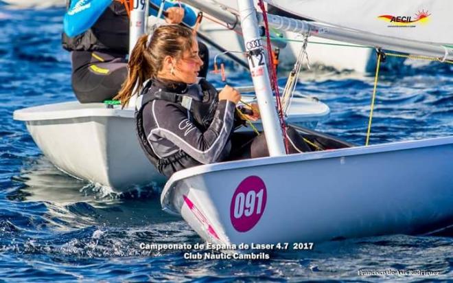 La regatista Alba Sierra durante el campeonato.