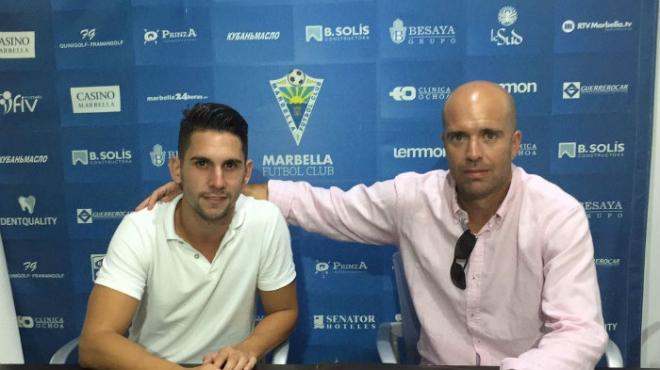 Miguelito firma con el Marbella | @SuperChoco1889