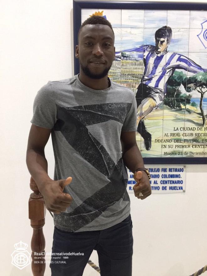 Djakaridja Traoré, en las oficinas del Nuevo Colombino | @recreoficial