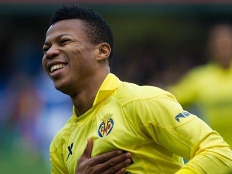 Ike Uche, con la camiseta del Villarreal