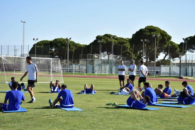 En un entrenamiento del Recre en Punta | Tenor