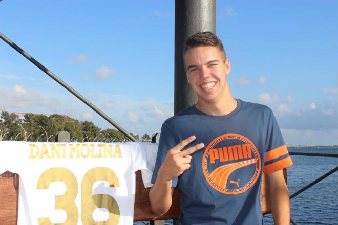 Dani Molina, con la camiseta del Recre.