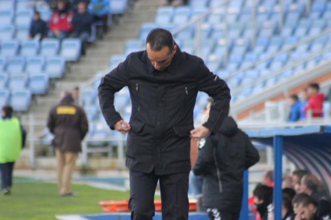 Oltra gesticula durante el partido.