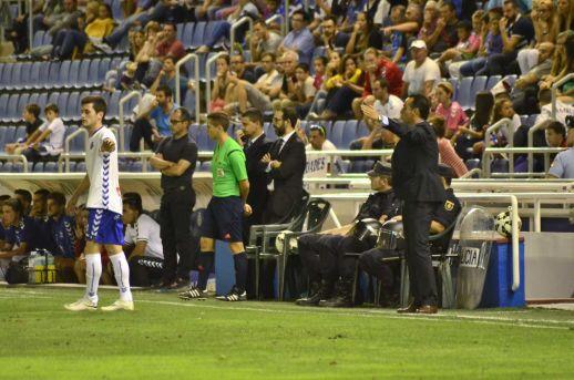 Cervera, durante el Tenerife-Recre.