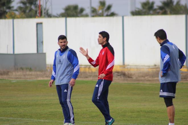 Pavón dirige una sesión en la ciudad deportiva.