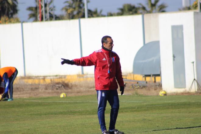 José Luis Oltra en uno de sus últimos entrenamientos.