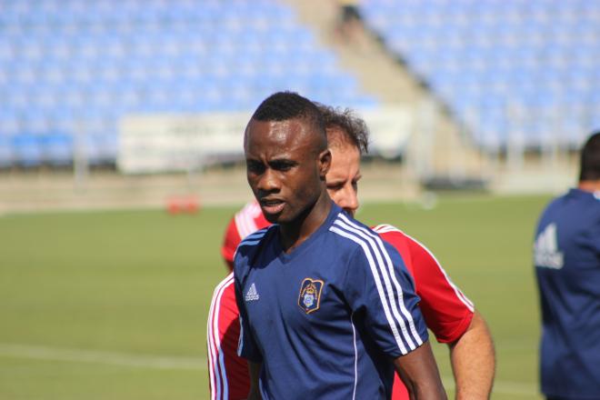 Nana, en su primer entrenamiento con el Recre.