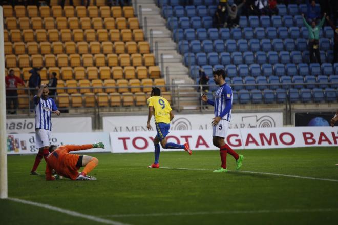 Güiza marcando un gol al Recre | Cristo García